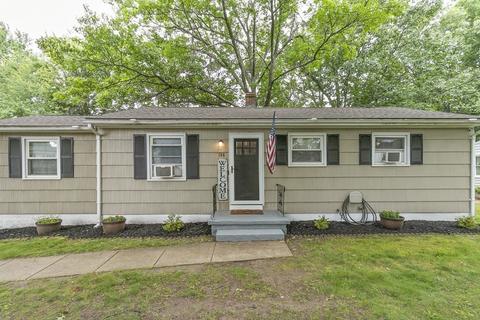 148 Regal St, Springfield, MA 01118 photo 2