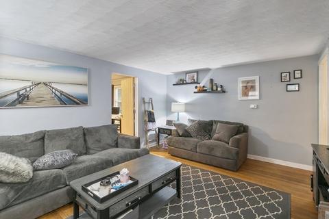 148 Regal St, Springfield, MA 01118 photo 5