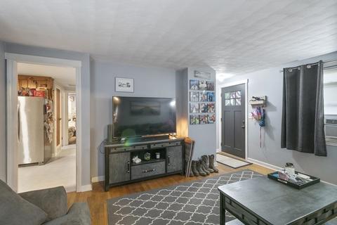 148 Regal St, Springfield, MA 01118 photo 6