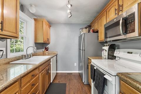 18 Sophia Dr, Worcester, MA 01607 photo 12