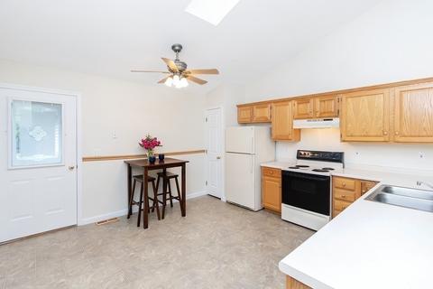 104 Johnson Rd #604, Chicopee, MA 01022 photo 6