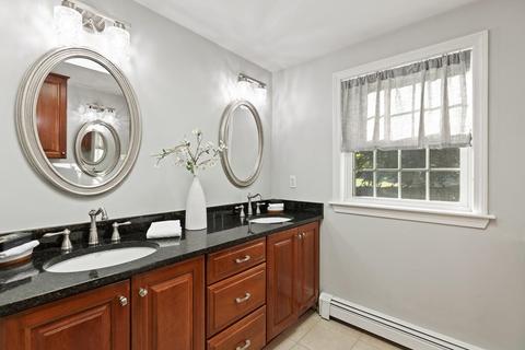 237 Forest St, Reading, MA 01867 photo 40