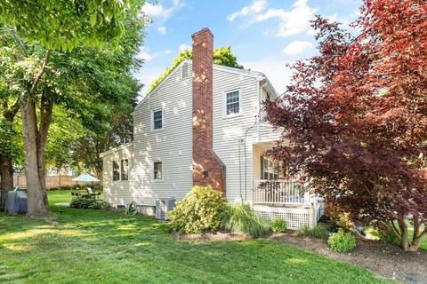 237 Forest St, Reading, MA 01867 photo 41