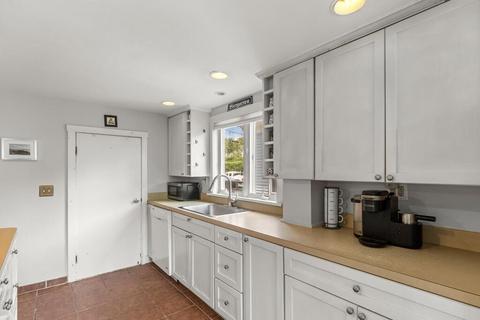 65 Perkins St, Gloucester, MA 01930 photo 8