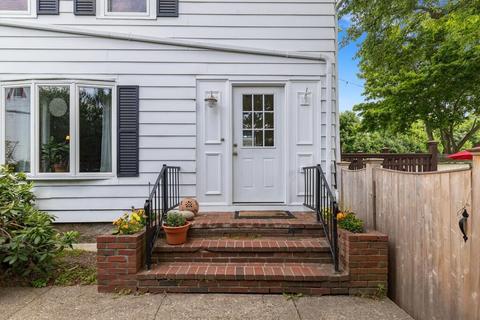 65 Perkins St, Gloucester, MA 01930 photo 2