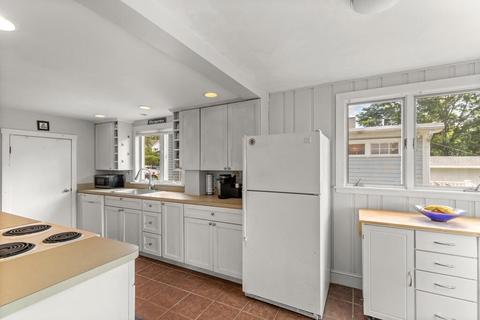 65 Perkins St, Gloucester, MA 01930 photo 6