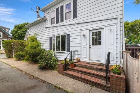 65 Perkins St, Gloucester, MA 01930 photo 3