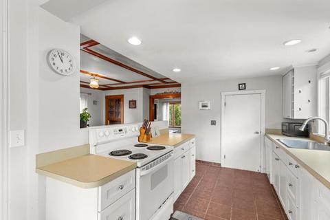65 Perkins St, Gloucester, MA 01930 photo 7