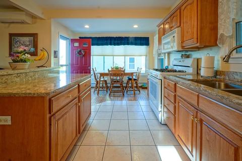 103 Tucker St, Fall River, MA 02724 photo 6