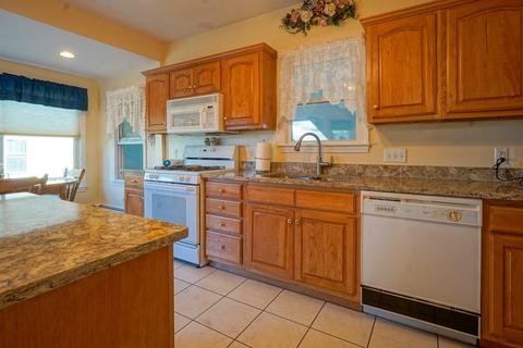 103 Tucker St, Fall River, MA 02724 photo 7