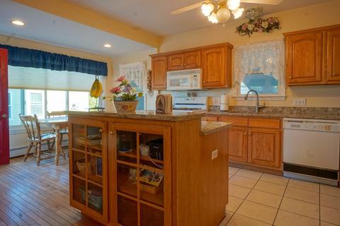 103 Tucker St, Fall River, MA 02724 photo 9