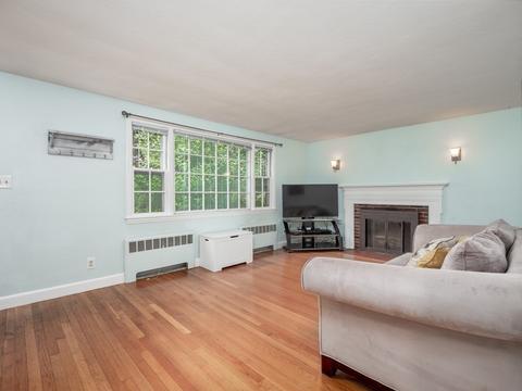 27 Lee St, Reading, MA 01867 photo 16