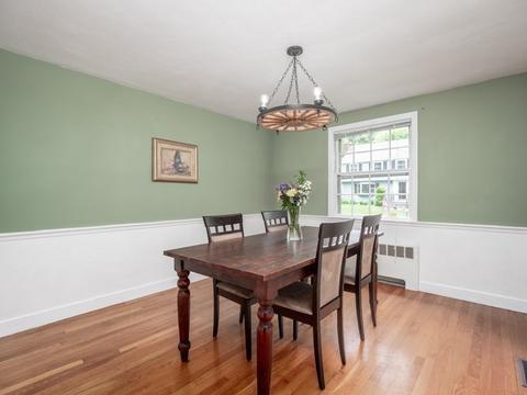 27 Lee St, Reading, MA 01867 photo 3