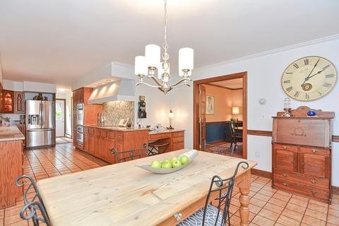 26 Parkvale Rd, Needham, MA 02492 photo 10