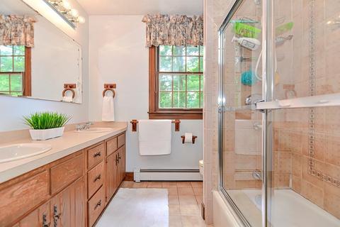26 Parkvale Rd, Needham, MA 02492 photo 19
