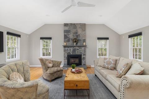 29 King Philip Path, Mendon, MA 01756 photo 6