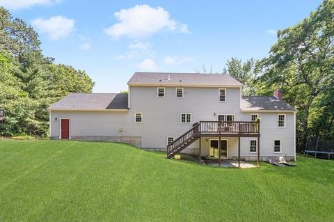 29 King Philip Path, Mendon, MA 01756 photo 4