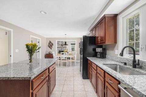 29 King Philip Path, Mendon, MA 01756 photo 16