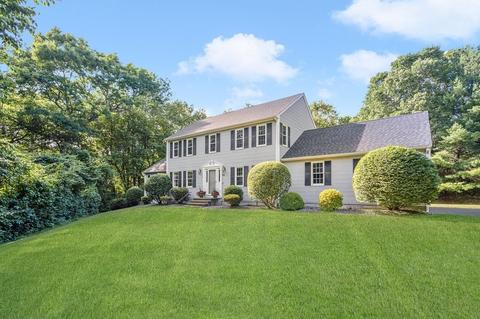 29 King Philip Path, Mendon, MA 01756 photo 2