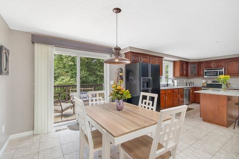 29 King Philip Path, Mendon, MA 01756 photo 9