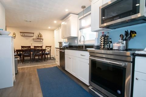 17 Wentworth Rd, Canton, MA 02021 photo 4