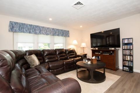 17 Wentworth Rd, Canton, MA 02021 photo 6