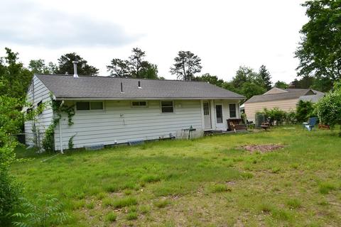 736 Bradley Rd, Springfield, MA 01109 photo 4