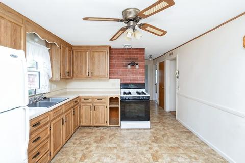 12 Jean Dr, Springfield, MA 01104 photo 9