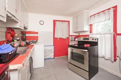 30 Daytona St, Springfield, MA 01108 photo 11