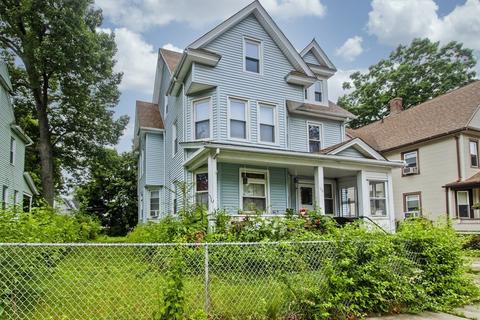 30 Daytona St, Springfield, MA 01108 photo 2