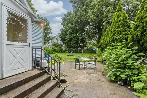 30 Daytona St, Springfield, MA 01108 photo 26