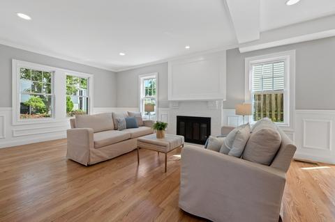 8 Shepard St, Marblehead, MA 01945 photo 2
