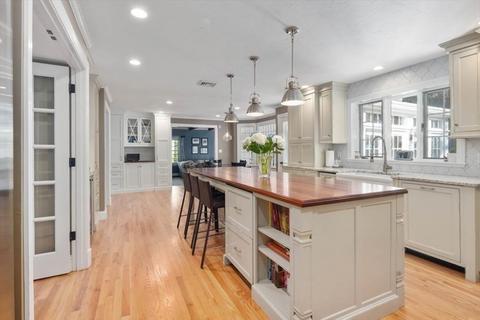 195 S Pleasant, Hingham, MA 02043 photo 3