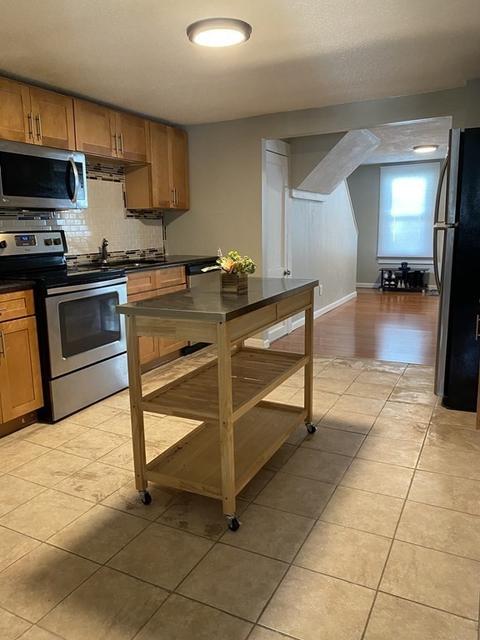 103 Phillips Ave, Springfield, MA 01119 photo 12