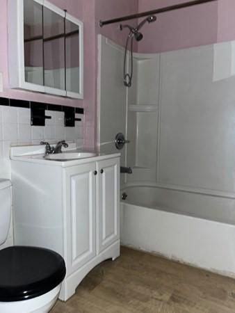 1195 Grattan St, Chicopee, MA 01013 photo 5