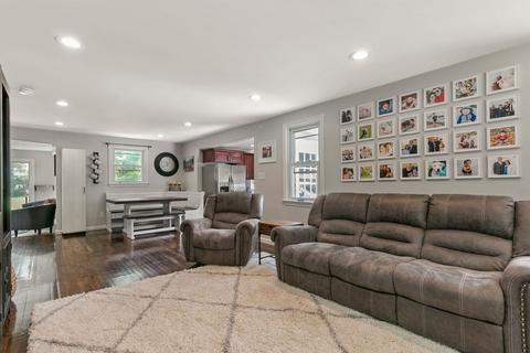 23 Hillside Dr, Springfield, MA 01118 photo 10