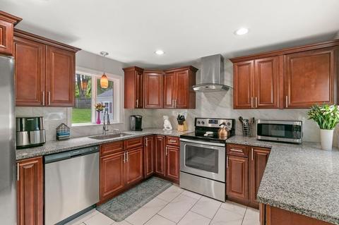 23 Hillside Dr, Springfield, MA 01118 photo 4