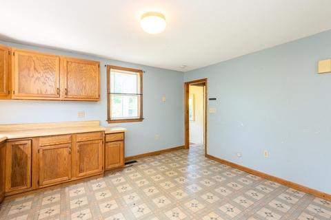 7 Pleasant Ave, Danvers, MA 01923 photo 9