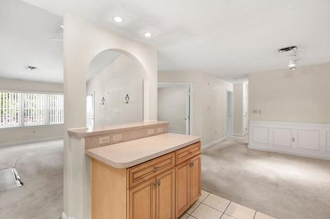 750 Brookside Dr #E, Andover, MA 01810 photo 6