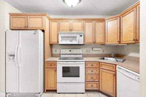 750 Brookside Dr #E, Andover, MA 01810 photo 4