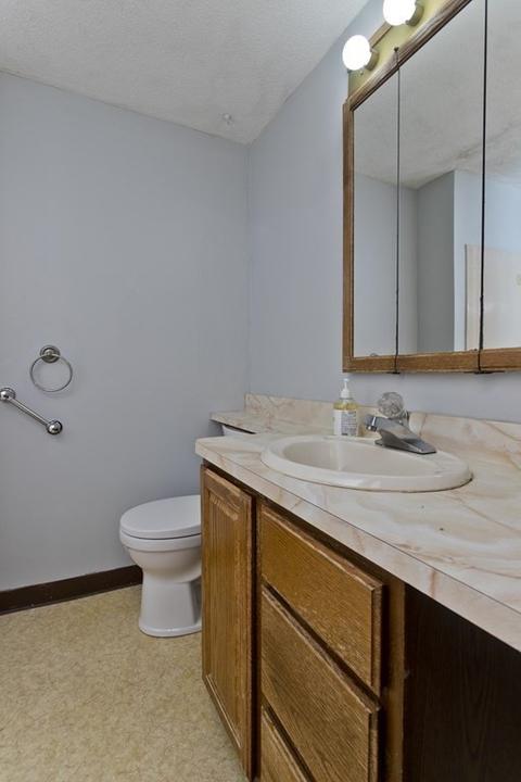 151 Rolf Ave, Chicopee, MA 01020 photo 22