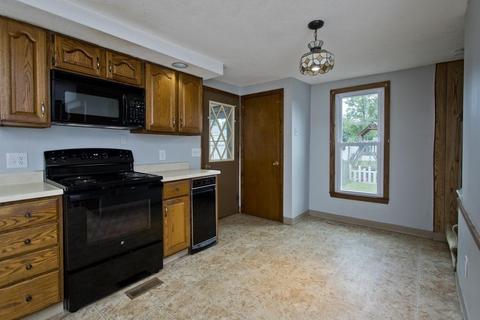151 Rolf Ave, Chicopee, MA 01020 photo 18