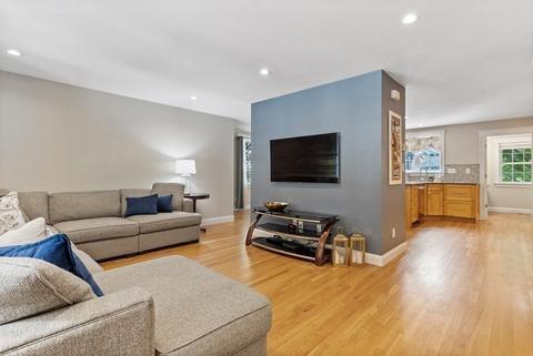40 Brown St, Maynard, MA 01754 photo 5