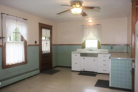 30 Standish St, Worcester, MA 01604 photo 5