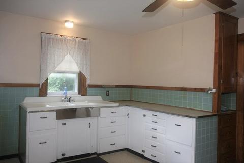 30 Standish St, Worcester, MA 01604 photo 3