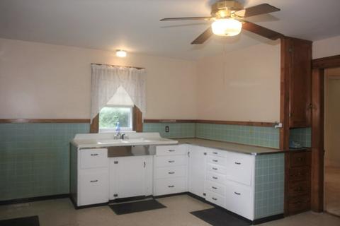 30 Standish St, Worcester, MA 01604 photo 2