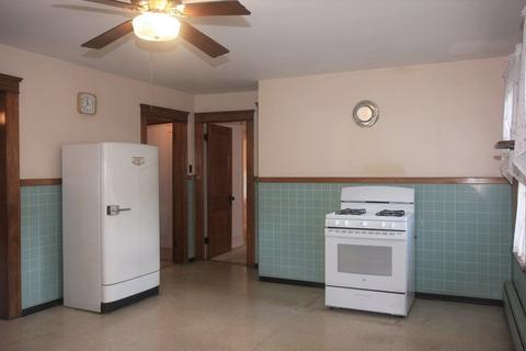 30 Standish St, Worcester, MA 01604 photo 4