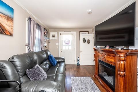 17 Graham St, Wareham, MA 02571 photo 6