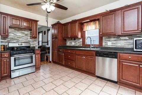 66 Clantoy St, Springfield, MA 01104 photo 12