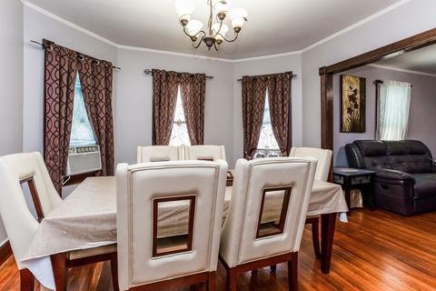 66 Clantoy St, Springfield, MA 01104 photo 4